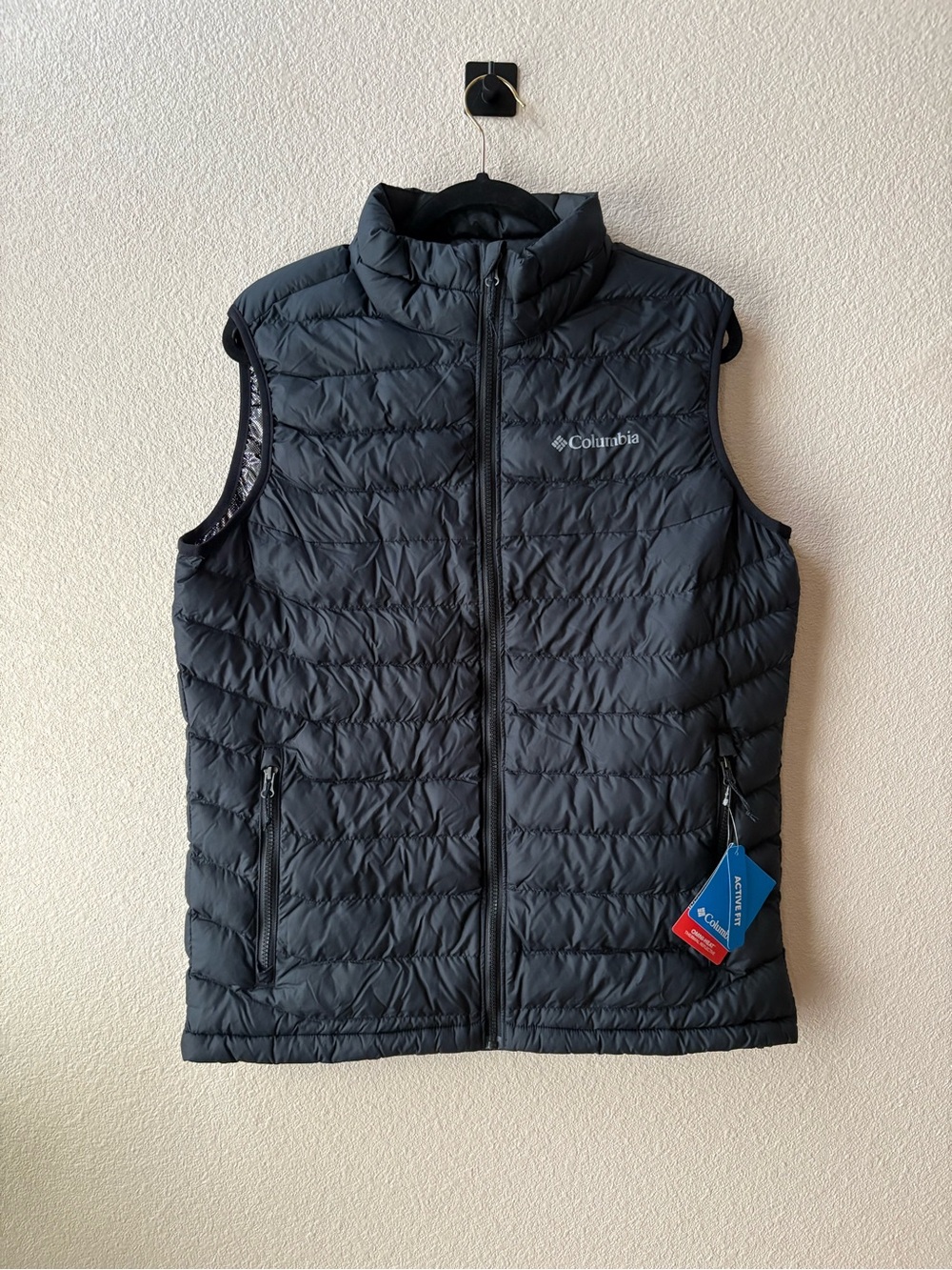 Columbia Men’s powder lite Black Quilted Vest - Picture 3 of 6